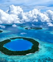 俯瞰海洋中的岛屿景观1913#横屏 