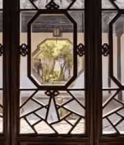 苏州园林中式窗棂与瓷器展示3448#横屏 