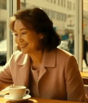 室内女性喝咖啡交谈画面7213#横屏 