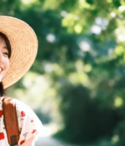 戴草帽女子户外微笑694#横屏 