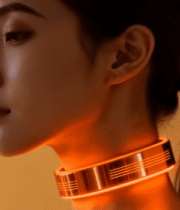 戴发光项圈的女性特写6826#横屏 