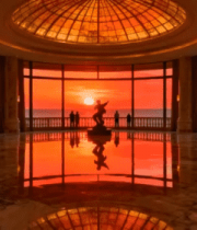 大厅内透过窗户的日落景观8547#横屏 