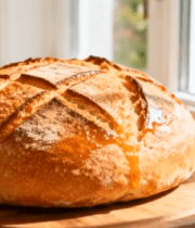 窗边木盘上的新鲜面包731#横屏 