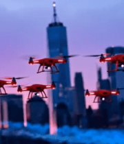 城市上空无人机编队飞行5119#横屏 