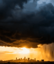 	 城市上空暴雨前乌云密布景象7387#横屏 