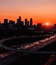 城市黄昏高速公路与天际线1388#横屏 