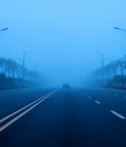 清晨公路上行驶的汽车2288#横屏 