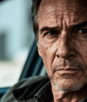 车内中老年男性特写画面3974#横屏 