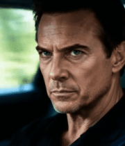 	 车内男子特写(1)9112#横屏 