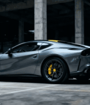 车库内停放的灰色跑车1192#横屏 