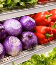 超市货架上的新鲜蔬菜338#横屏 