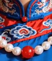 中式传统服饰佩戴珍珠项链特写3021#横屏 