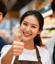 超市工作人员竖拇指微笑6146#横屏 