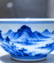 博物馆展柜中的青花瓷碗12784#横屏 