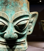 博物馆青铜面具展示(1)9898#横屏 