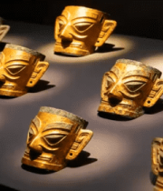 博物馆青铜面具展示(3)13910#横屏 