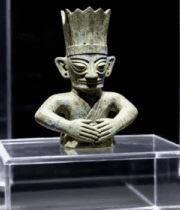 	 博物馆青铜人物文物展示10049#横屏 