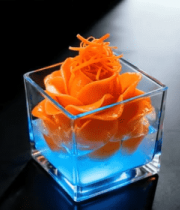 玻璃容器中摆放的精致刺身522#横屏 