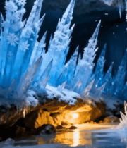 	 冰雪覆盖的山洞冰柱景观3006#横屏 