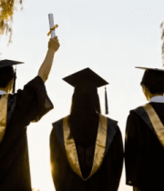 毕业生户外手持证书背影画面11305#横屏 