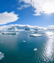 北极冰川海面漂浮景象1838#横屏 