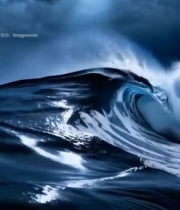  汹涌海浪与阴沉天空景象2943#竖屏 	 