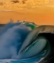  夕阳下大海翻涌的浪花4906#竖屏 	 