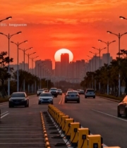  夕阳下城市道路车流景观7760#竖屏 	 