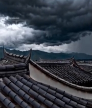  乌云下的传统民居全景5998#竖屏 	 