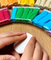  双手操作白色彩泥素材2928#竖屏 	 