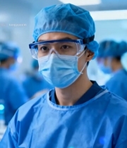  手术室中的外科医生(1)4022#竖屏 	 