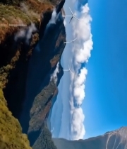  山间云海中的风力发电风车1552#竖屏 	 