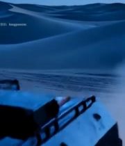  沙漠中越野车行驶素材4771#竖屏 	 