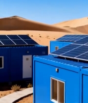  沙漠中带太阳能板的蓝色小屋1237#竖屏 	 