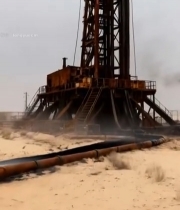  沙漠油田石油钻井设施258#竖屏 	 