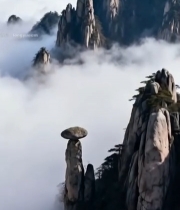  黄山云海中的奇特山峰836#竖屏 	 