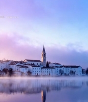  湖畔小镇晨景1300#竖屏 	 