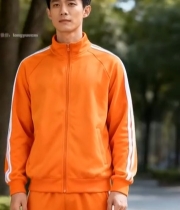 户外穿橙色运动服的男子4845#竖屏 	 