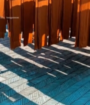  户外晾晒的橙色布料3363#竖屏 	 