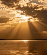  湖面夕阳与霞光景观6540#竖屏 	 