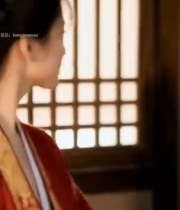  红衣古装女子靠墙侧坐5223#竖屏 	 