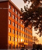  红砖建筑夕阳下景象1719#竖屏 	 