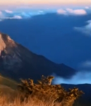  三人登山观云海日落景象314#竖屏 	 