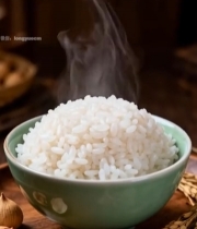  热气腾腾的一碗白米饭画面4832#竖屏 	 
