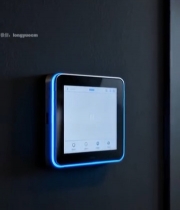  墙上智能控制面板特写6759#竖屏 	 