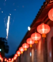  女子于灯笼烟花下侧影6220#竖屏 	 