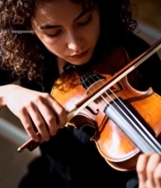  女性演奏小提琴特写2997#竖屏 	 