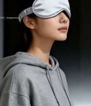  女性佩戴睡眠眼罩特写(1)2728#竖屏 	 