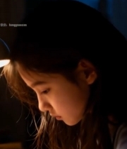  女孩夜晚灯下桌前书写3328#竖屏 	 