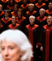  女歌唱家舞台前领唱合唱队伍3682#竖屏 	 